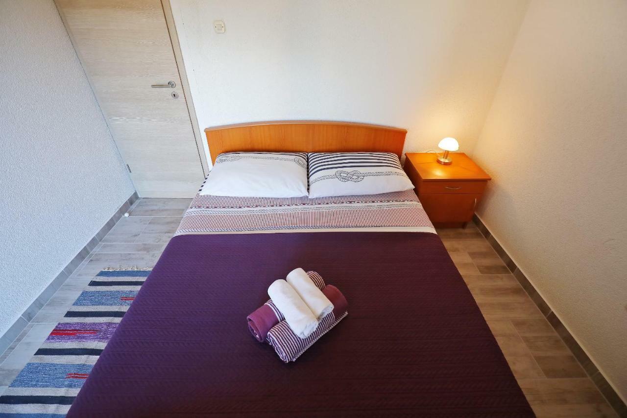 Apartments Savar - Ilo Brbinj Eksteriør billede