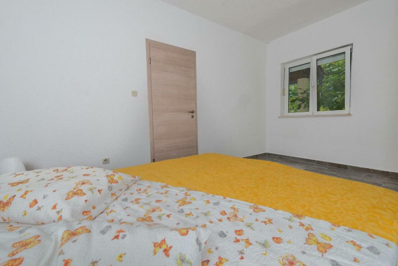 Apartments Savar - Ilo Brbinj Eksteriør billede