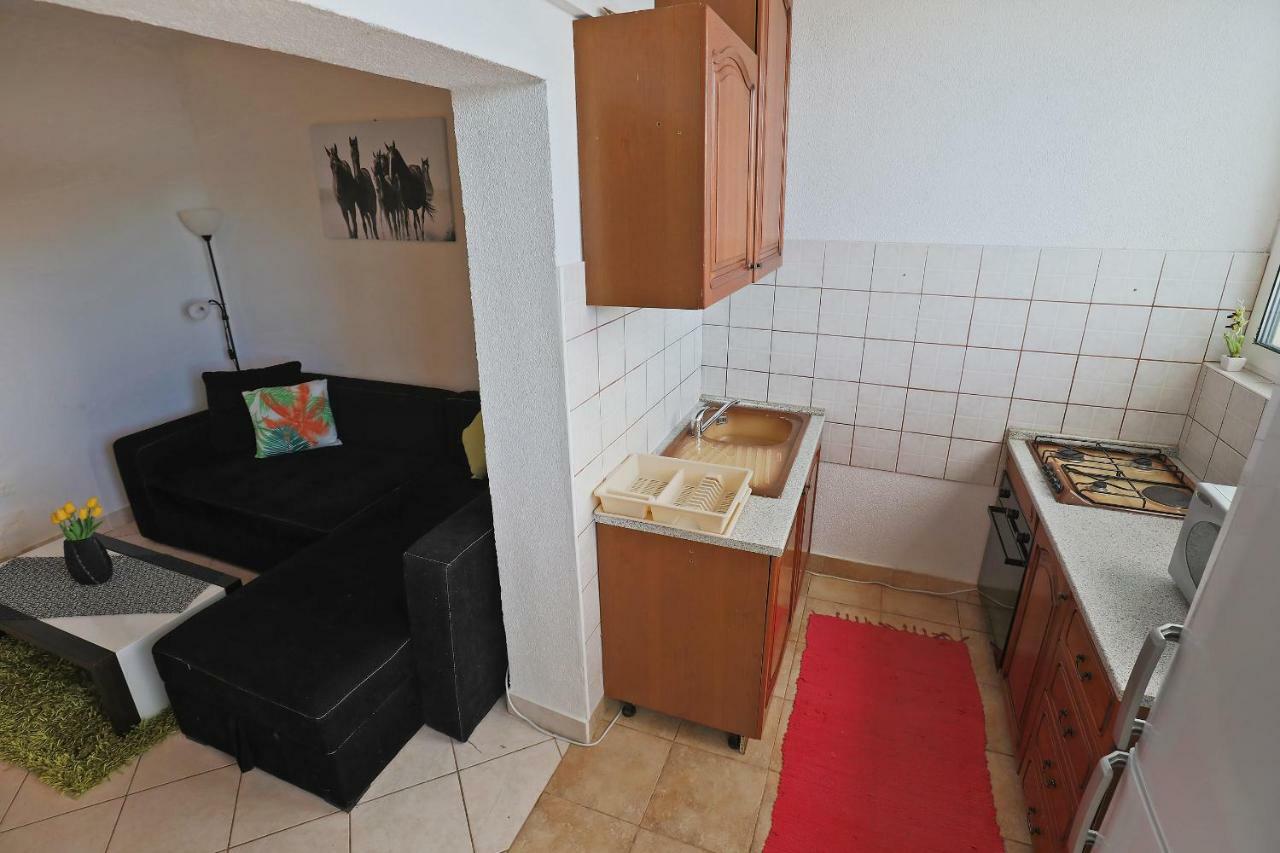 Apartments Savar - Ilo Brbinj Eksteriør billede